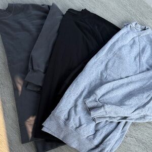 Old Navy Bundle of 3 (Three) crewnecks Size Large in Gray and Black